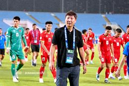 HLV Kim Sang Sik tạo kỳ tích chưa từng có cùng bóng đá Việt Nam