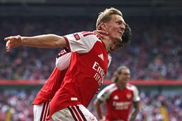 Martin Odegaard được khen ngợi sau trận Siêu cúp Anh