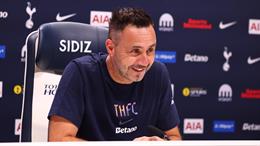 De Zerbi bảo vệ chiến dịch mua sắm rầm rộ của Tottenham