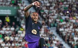 Raphinha xé màn đêm, Barca mở đại tiệc