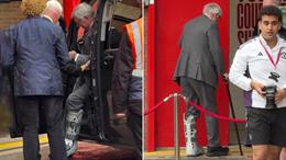 Sir Alex mang giày bảo vệ chân khi trở lại Old Trafford cổ vũ MU