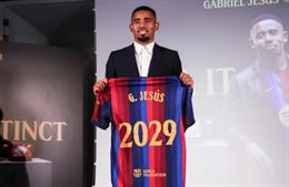 Gabriel Jesus giảm lương đáng kể để gia nhập Barca