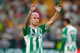 Arsenal mất tiền đạo vào tay Racing Santander ở ngày cuối kỳ CN