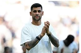 Gary Neville bất ngờ khi Chelsea bỏ qua Cristian Romero