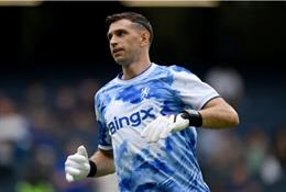 Roy Keane mâu thuẫn với Ian Wright về Emiliano Martinez