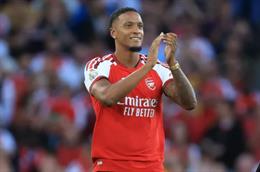 Arsenal nhắm bộ đôi của Tottenham nếu hụt Ezri Konsa