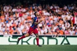 Gabriel Jesus hạnh phúc với màn ra mắt Barcelona