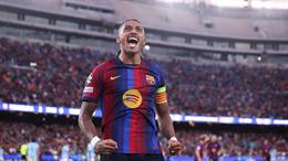 Raphinha nối dài khởi đầu lịch sử cùng Barcelona