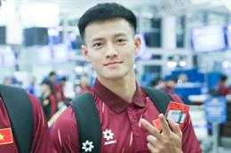 ĐT U23 Việt Nam rạng ngời sang Nhật Bản lúc nửa đêm