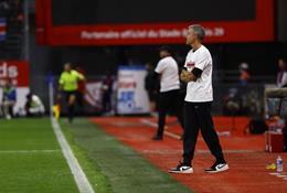 Luis Enrique chưa hài lòng dù PSG thắng trận đầu tiên ở Ligue 1