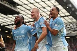 Erling Haaland đi vào lịch sử các trận derby Manchester