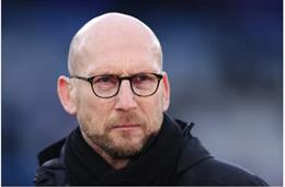 Jaap Stam chỉ trích MU sau thất bại trước Man City