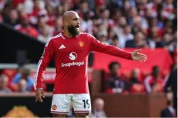 Wayne Rooney thất vọng với Bryan Mbeumo