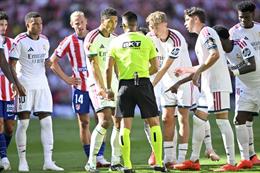 Bellingham văng tục, truy tìm trọng tài sau derby Madrid