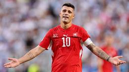 Xhaka bị gạch tên khỏi ĐT Thụy Sĩ vì chứng nhận tiêm vaccine giả