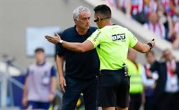 Atletico Madrid đáp trả tuyên bố của Jose Mourinho về trọng tài