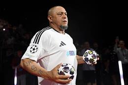 Roberto Carlos tiết lộ chuyện mất 99% tiền kiếm được trong sự nghiệp