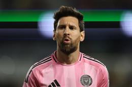 Lionel Messi hoàn tất việc tiếp quản câu lạc bộ Tây Ban Nha