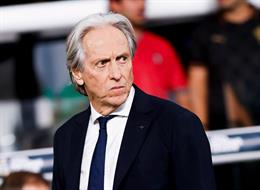 Jorge Jesus phản hồi Ronaldo sau tuyên bố dài gần 2.000 từ