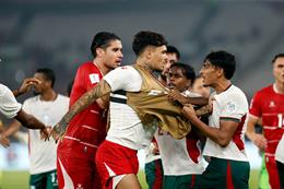 Malaysia yêu cầu FIFA làm rõ bù giờ trận Indonesia - Bangladesh
