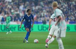 Hậu vệ Man Utd hạnh phúc với màn ra mắt ĐT Pháp
