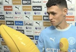Foden có hành động thách thức giữa tâm bão bê bối Man City