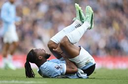 Ngôi sao tấn công của Man City báo tin dữ, nghỉ thi đấu 8 tuần