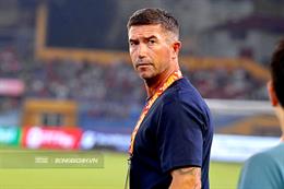 CLB Hà Nội gặp khó khi HLV Harry Kewell dính thẻ đỏ sau trận gặp Đà Nẵng