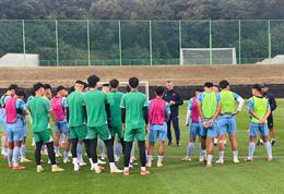 U17 Việt Nam rèn thể lực dưới cái lạnh ở Hàn Quốc