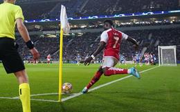 Chuyện gì đang xảy ra với các tình huống cố định của Arsenal?