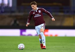 Garnacho bị bắt gặp theo dõi trận MU thua thảm ngay tại sân Aston Villa