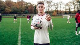 Con trai Wayne Rooney lập poker cho đội U18 Man United