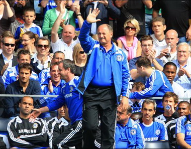 HLV Scolari thổi bùng chất Samba tại Chelsea 1